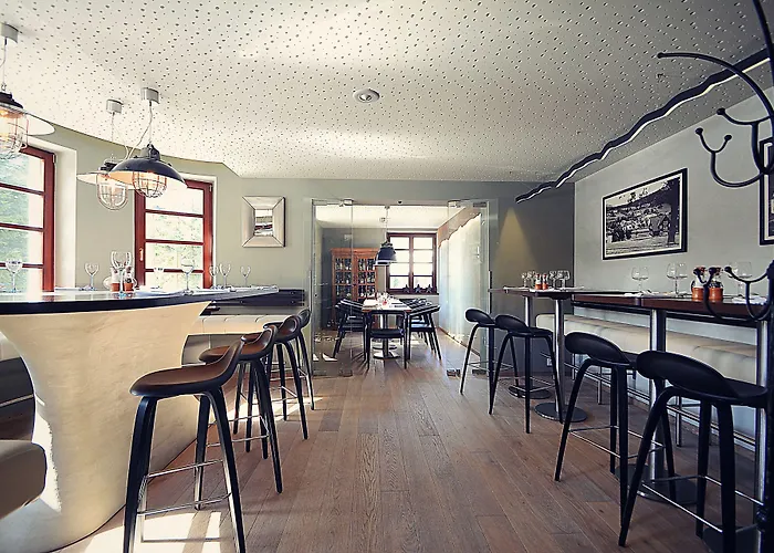 Bedriska Wellness & ホテル 4*