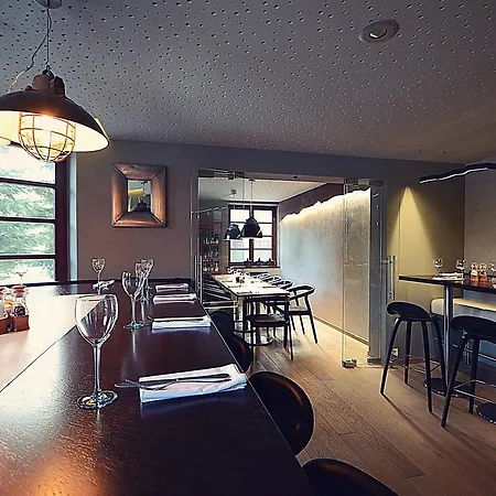 Bedriska Wellness & ホテル 4*